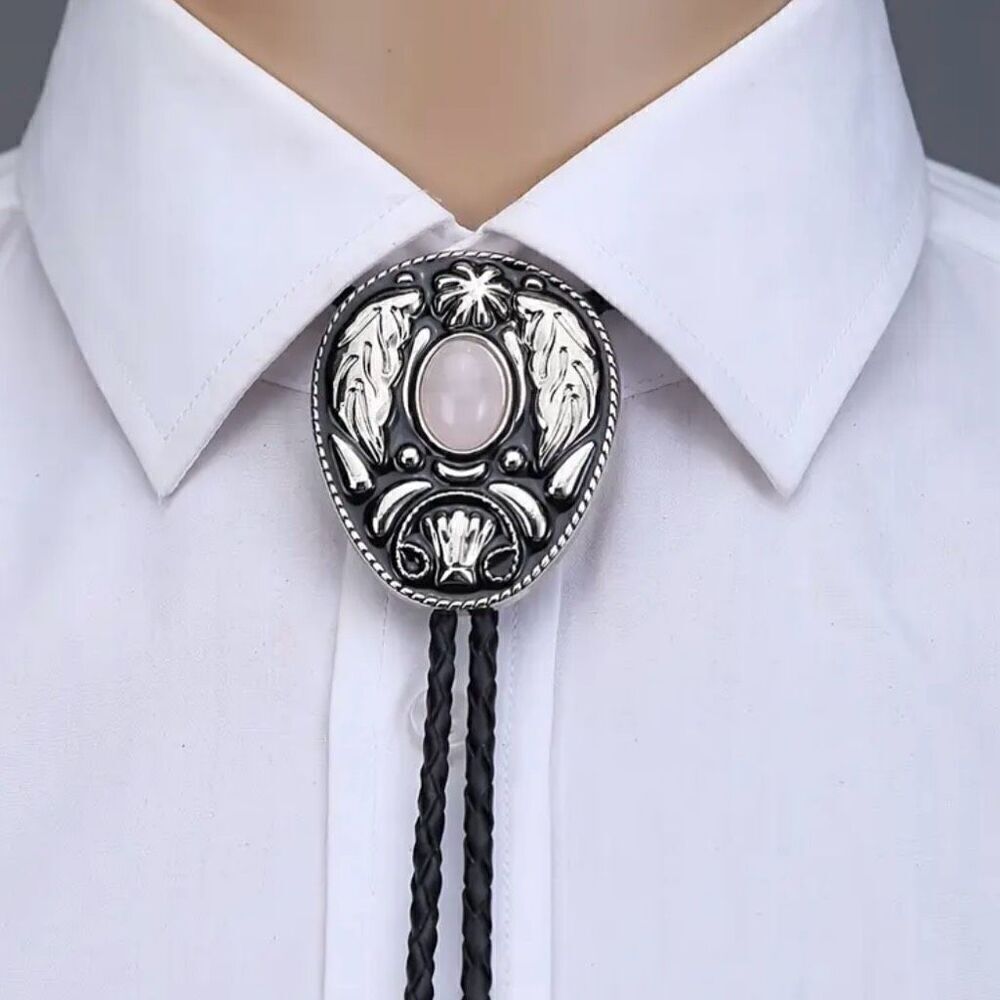 New Vintage Style Bolo Tie Men’s Western Leaf Design Rustic Fashion Accessory